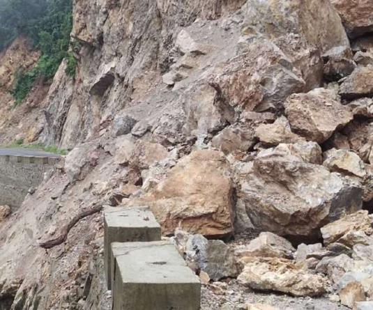 टीएचडीसी इंडिया लिमिटेड बदरीनाथ हाईवे पर तोताघाटी में पहाड़ी से हो रहे भूस्खलन के उपचार में करेगा मदद