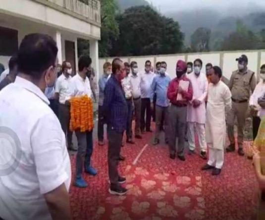 भारतीय जनता पार्टी के विधायक और कार्यकर्त्ताओं में सीएम के कार्यक्रम से ठीक पहले जबरदस्त भिड़ंत देखने को मिली