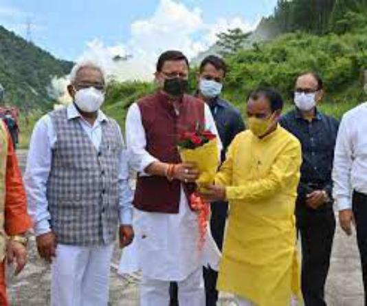 भाजपा आज श्रीनगर गढ़वाल से जन आशीर्वाद रैली की शुरूआत कर रही, इसमें शिरकत करने के लिए मुख्यमंत्री पुष्कर सिंह धामी पहुंचे