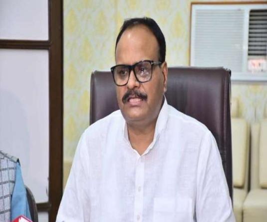 उप मुख्यमंत्री ने स्वास्थ्य विभाग के अधिकारियों और जिम्मदारों के साथ बैठक कर जरूरी निर्देश दिए