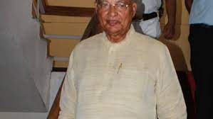 पूर्व विधानसभा अध्यक्ष बोले-हां मैंने बेटे-बहू को नौकरी पर लगाया, हर कुंजवाल मेरा रिश्तेदार नहींं |