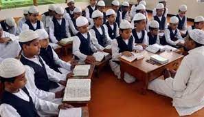 यूपी भर में गैर मान्यता प्राप्त मदरसों का सर्वे जारी, गुरुवार को सर्वे टीम लखनऊ के नदवा कॉलेज में पहुंची और ली जानकारी |