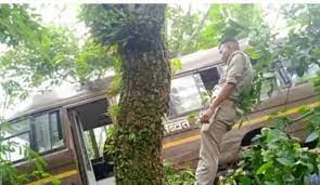 टनकपुर-पिथौरागढ़ हाईवे पर आईटीबीपी की बस हुई हादसे का शिकार ।