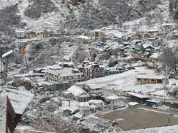 उत्तराखंड के पहाड़ी इलाकों में सोमवार देर रात मौसम का बदला नजर आया मिजाज |