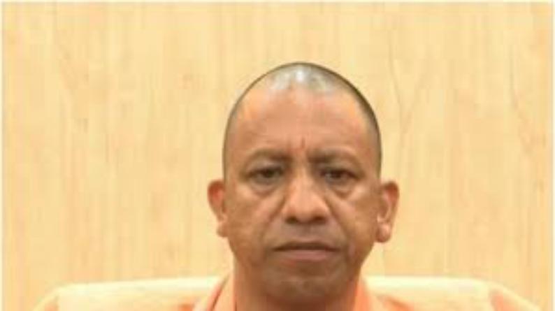 योगी आदित्यनाथ सरकार ने देर रात फेरबदल करते हुए16 आईएएस अधिकारियों के विभाग बदले