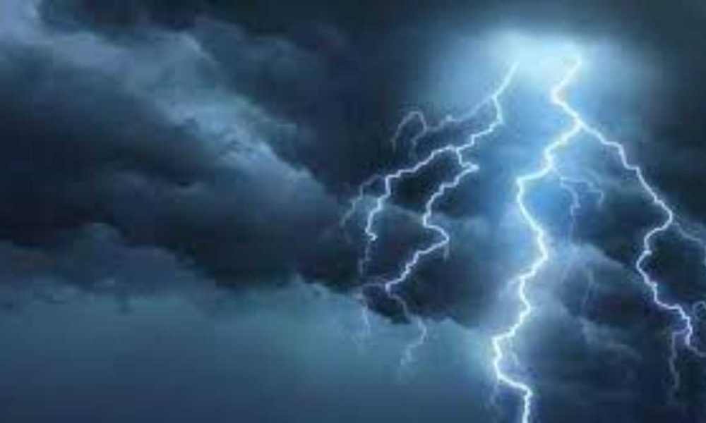 उत्तराखंड में दो जगह गिरी आकाशीय बिजली, एक युवक की मौत, तीन घायल, सैकड़ों  बकरियों की भी मौत…