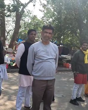 हरिद्वार में पंडितो की गुंडागर्दी ……….