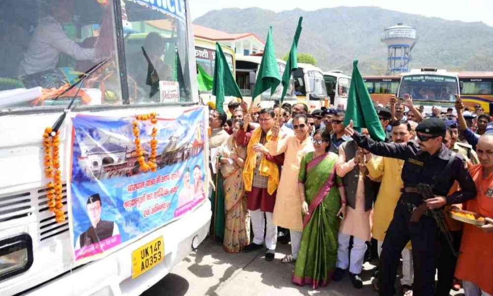 Chardham Yatra: सीएम धामी ने श्रद्धालुओं का किया स्वागत, चारों धामों पर हेलीकॉप्टर से होगी पुष्पवर्षा…