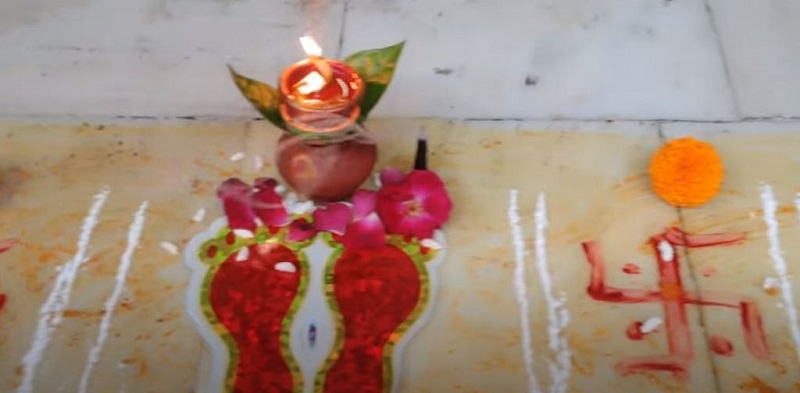 अल्मोड़ा : बैसाखी पर बच्चों ने किया देहरी पूजन !