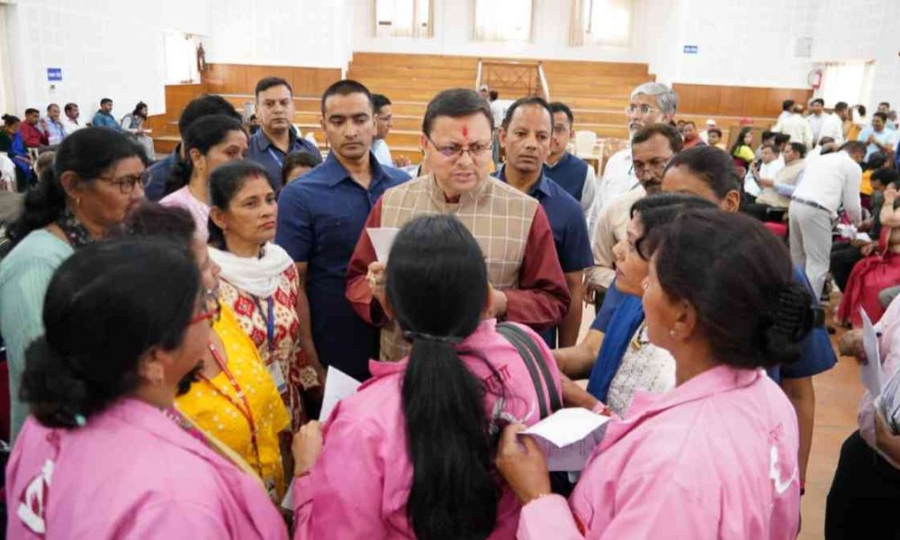 Uttarakhand News: मुख्य सेवक सदन में मुख्यमंत्री ने सुनी जन समस्याएं, जन शिकायतों पर स्वयं लेंगे फीडबैक…