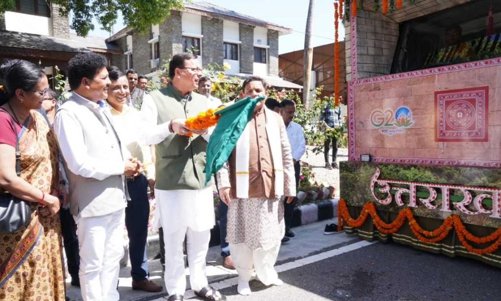 उत्तराखण्ड की मानसखण्ड झांकी को सीएम ने किया रवाना, करेगी ये यात्रा…