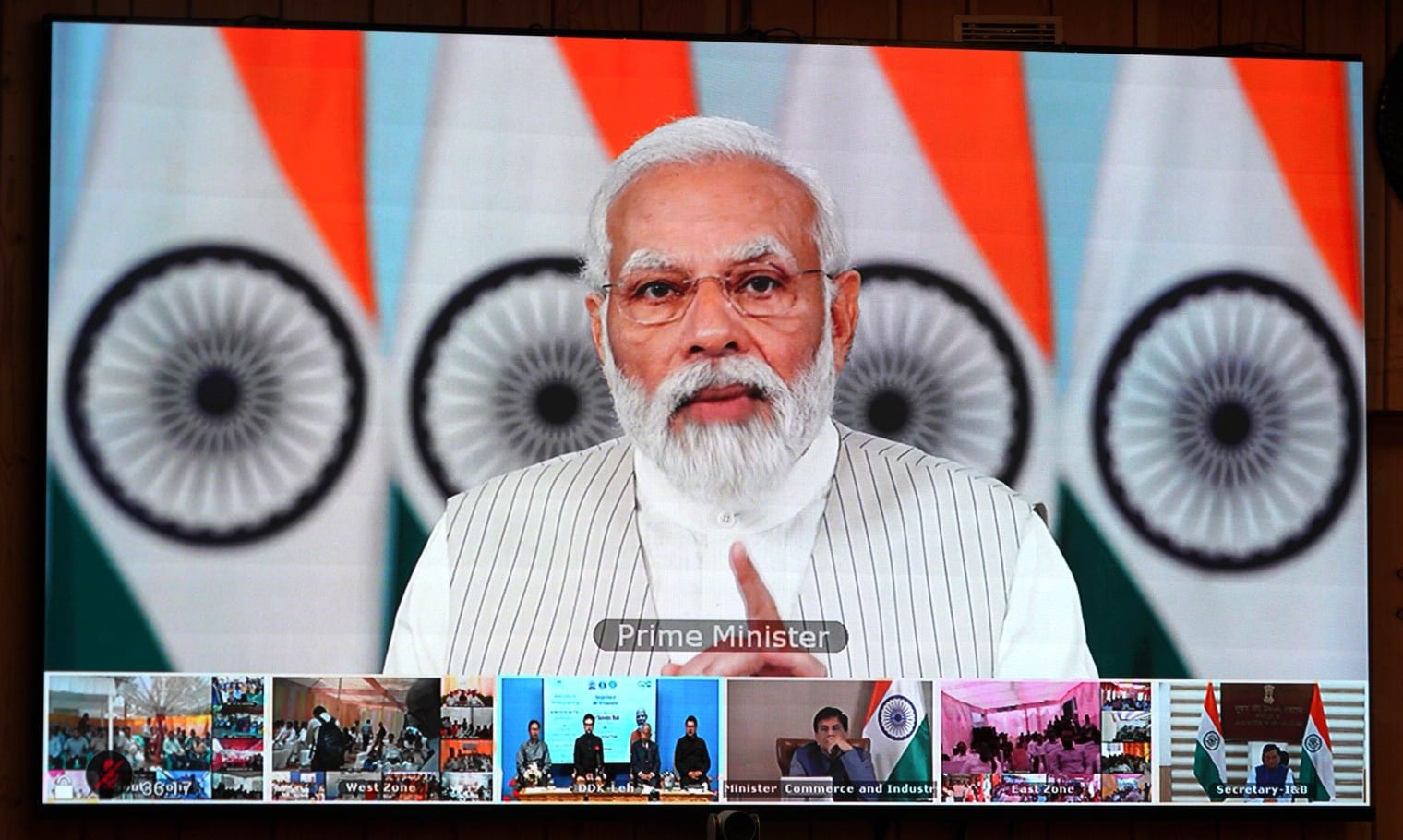 श्री नरेन्द्र मोदी जी ने शुक्रवार को देश के 18 राज्यों और 2 केन्द्र शासित प्रदेशों में 91 एफएम ट्रांसमीटरों का किया लोकार्पण !