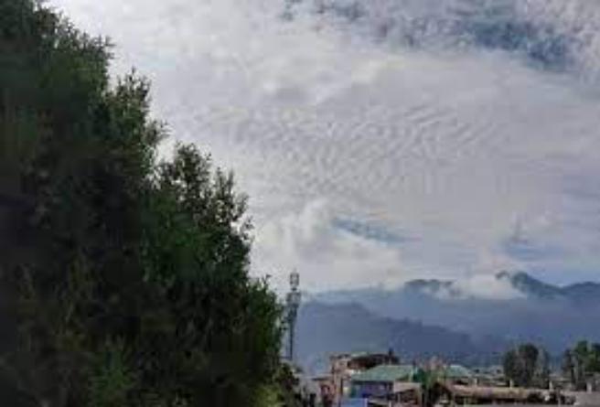 सावधान! देश में फिर पैर पसार रहा कोरोना, 24 घंटे में 10,542 केस दर्ज; 38 की मौत