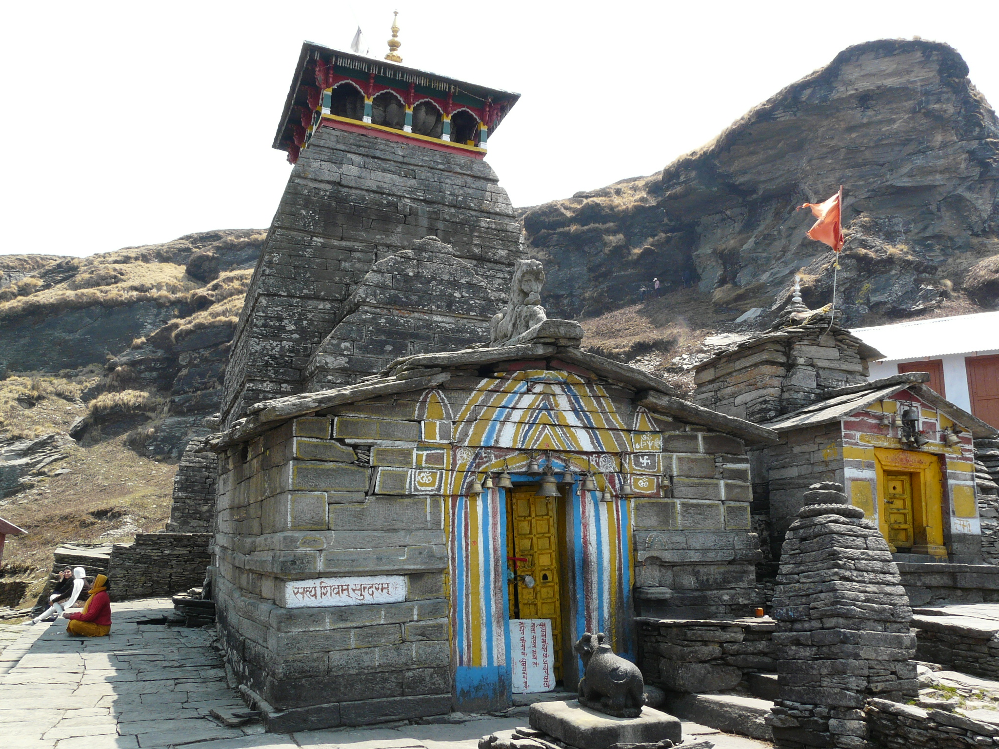 तुंगनाथ मंदिर : क्या मिट्टी में धस जायेगा दुनिया के सबसे ऊंचे शिव मंदिर का अस्तित्व?