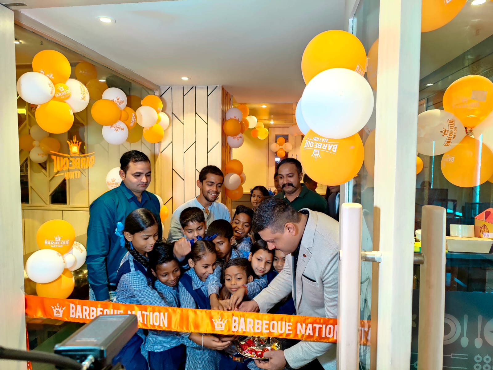 बार्बीक्यू नेशन द्वारा देहरादून में सोलस टॉवर्स, जीएमएस रोड में अपने दूसरे रेस्टोरेंट का लॉन्च* ।