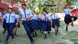 देहरादून में 100 फीसदी रहा पासिंग प्रतिशत, खुशी से झूमे छात्र-छात्राएं !