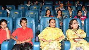 फिल्म देखने पहुंची मंत्री रेखा आर्य, बोलीं- हर महाविद्यालय में दिखाई जाए द केरल स्टोरी…..