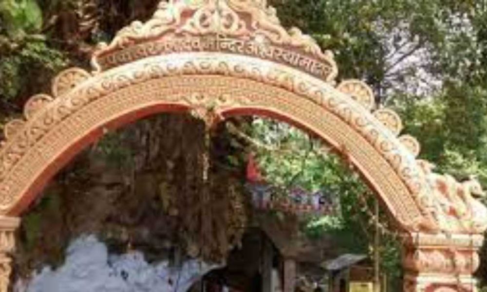 प्रदेश के इन तीन बड़े मंदिरों में महिलाओं और युवतियों के लिए ड्रेस कोड लागू…