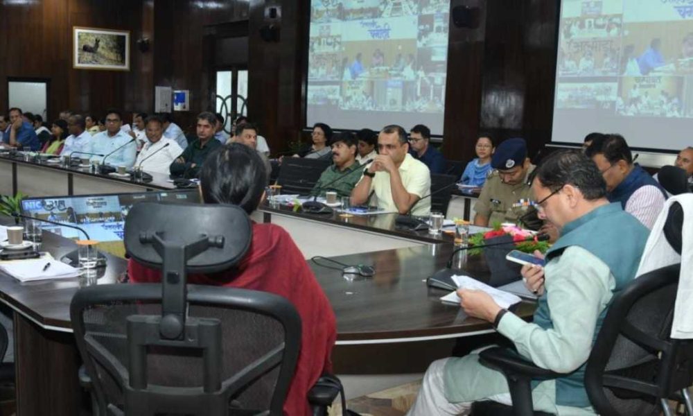 मुख्यमंत्री धामी ने की सीएम हेल्पलाइन-1905 की समीक्षा बैठक, दिए ये निर्देश…