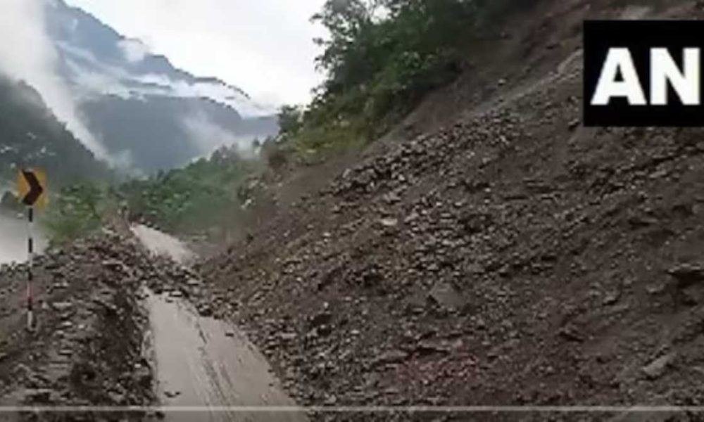 प्रदेशभर में बारिश का कहर, 170 सड़के बंद, खतरे के निशान पास नदियां…