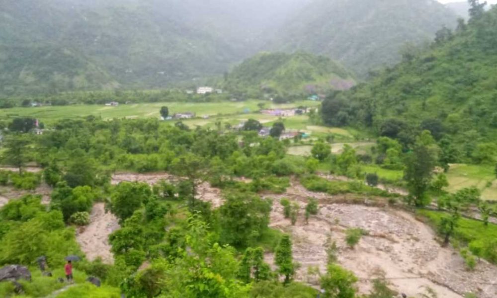 नैनीताल में अतिवृष्टि से फसले नष्ट, घरों में घुसा मलबा, कई ग्रामीण प्रभावित…