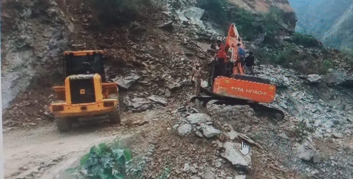 उत्तराखंड : ऋषिकेश गंगोत्री हाईवे तीसरे दिन भी बंद, जानें कब से मिलेगी प्रदेशवासियों को बारिश से राहत