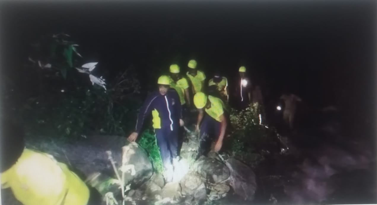 उत्तराखंड : चमोली में देर रात हादसा, अनियंत्रित होकर खाई में गिरी कार, एक की मौत, चार घायल