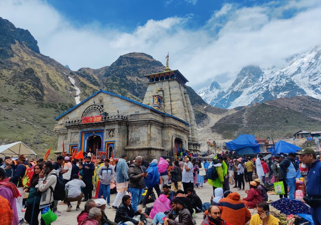 उत्तराखंड : मौसम साफ होते ही चार धाम यात्रा ने पकड़ी रफ्तार, 40 लाख पहुंचा दर्शन करने वाले भक्तों का आंकड़ा