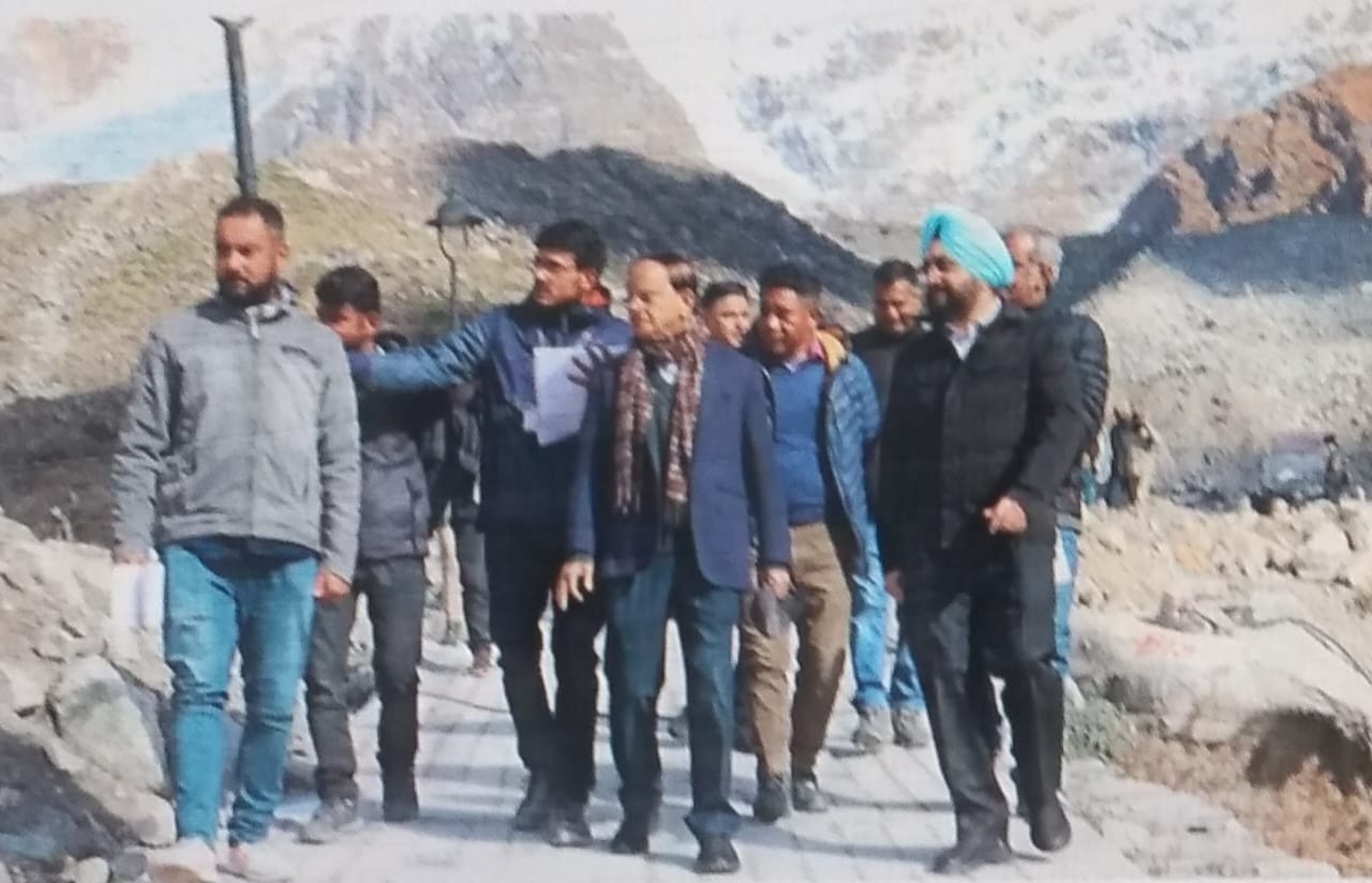 उत्तराखंड : प्रधानमंत्री के प्रमुख सचिव मिश्रा पहुंचे केदारनाथ , बाबा का रुद्राभिषेक कर निर्माण कार्यों का लिया जायजा
