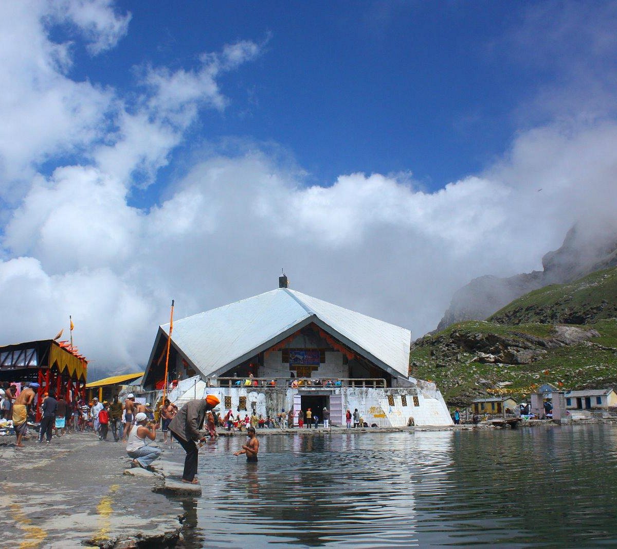 उत्तराखंड : आज शीतकाल के लिए बंद होंगे हेमकुंड साहिब के कपाट, पहुंचे दो हजार से ज्यादा श्रद्धालु