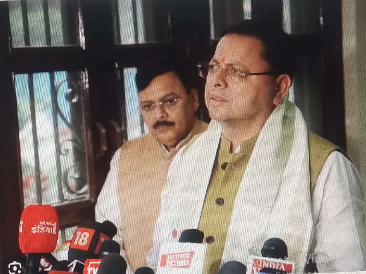 उत्तराखंड : अहमदाबाद से दिल्ली लौटे सीएम धामी, अब तक 94 हजार करोड़ के एमओयू पर हुए करार