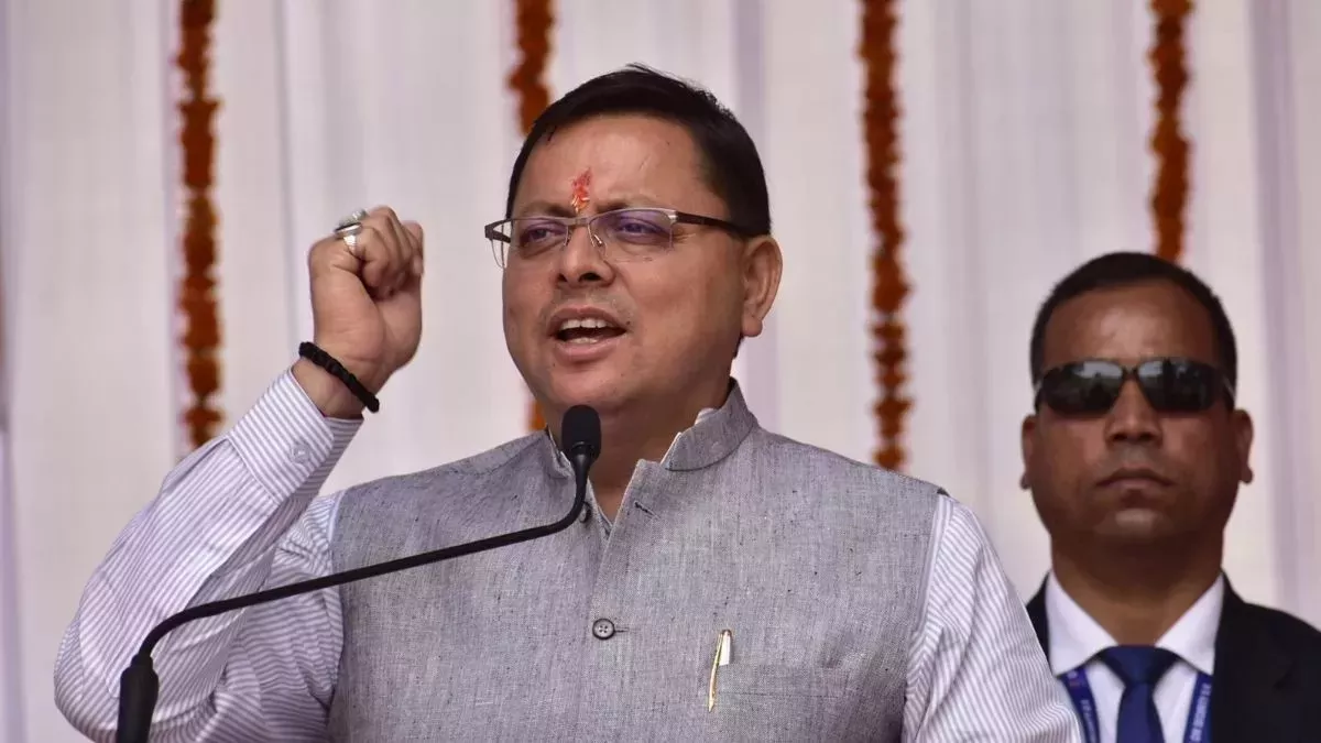 उत्तराखंड : रोड शो के लिए सीएम धामी पहुंचे मुंबई, निवेशकों के साथ कल करेंगे बैठक