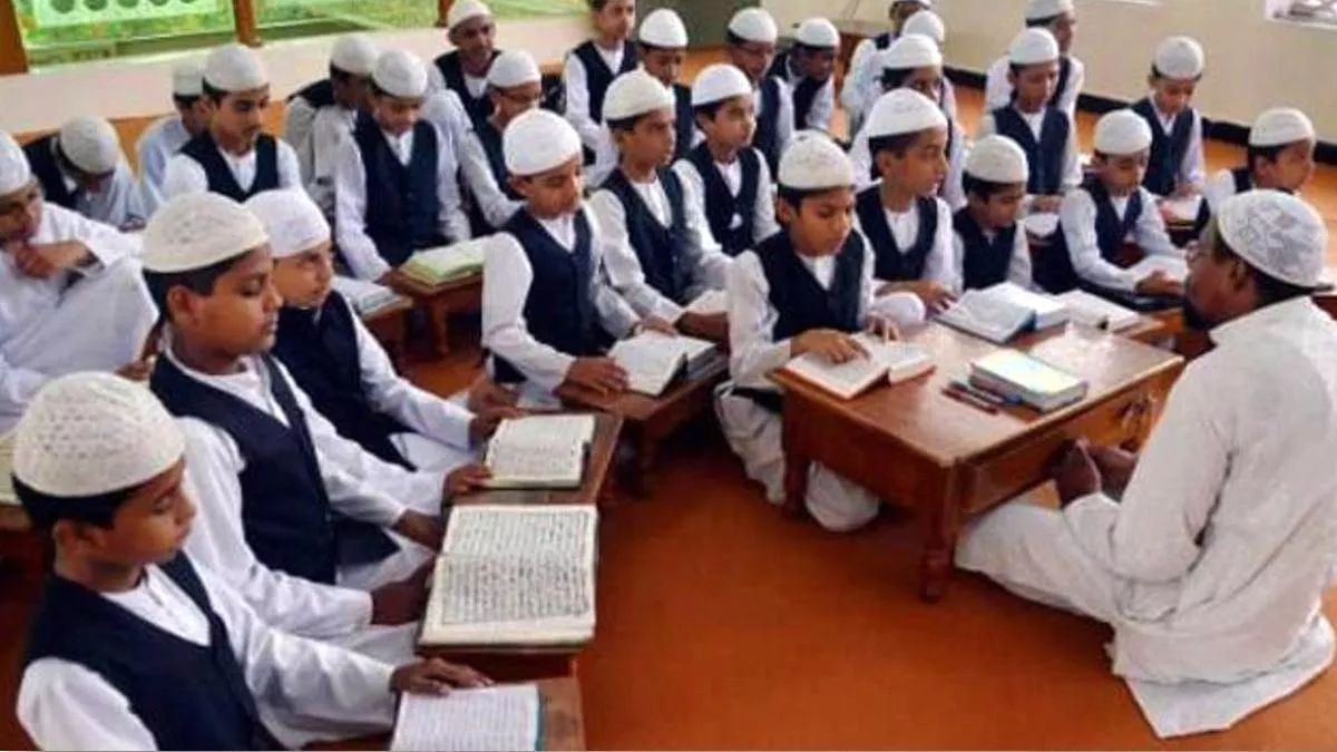 उत्तराखंड के सभी मदरसों में अब पढ़ाया जायेगा राष्टवाद का पाठ, मदरसा बोर्ड के अध्यक्ष मुफ्ती शमून कासमी ने दी जानकरी