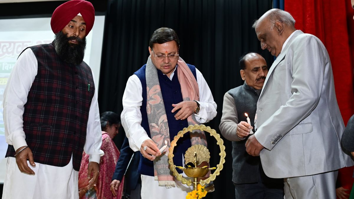 उत्तराखंड : सीएम धामी ने विश्व अल्पसंख्यक अधिकार दिवस पर किया अल्पसंख्यक आयोग की पुस्तिका का विमोचन