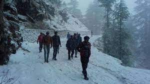 उत्तराखंड : प्रदेश में मौसम ने ली करवट , गंगोत्री-यमुनोत्री में बर्फबारी, चकराता में सीजन का पहला हिमपात
