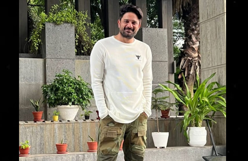 उत्तराखंड : मसूरी में शूटिंग करने पहुंचे जयदीप अहलावत, लोगों संग खिंचवाई फोटो