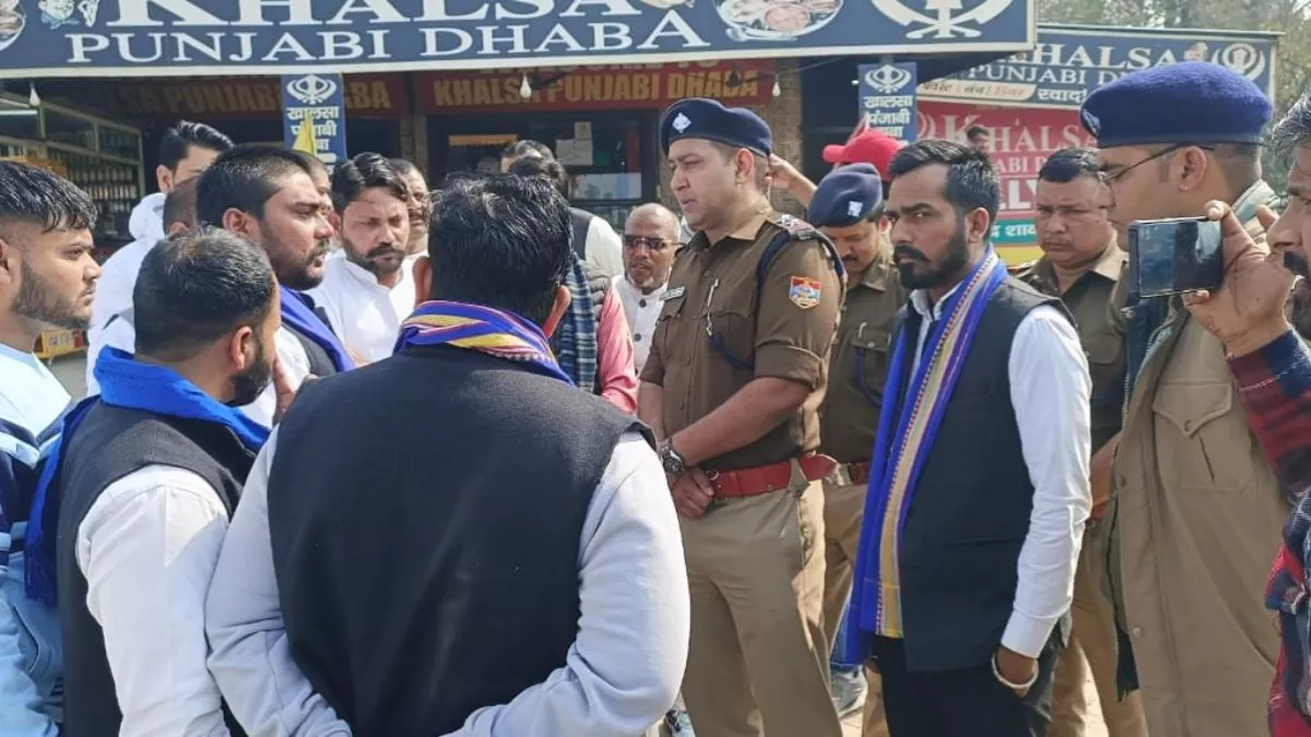 उत्तराखंड : बनभूलपुरा में मुस्लिम परिवारों से मिलने जा रहे भीम आर्मी कार्यकर्ताओं को पुलिस ने रोका