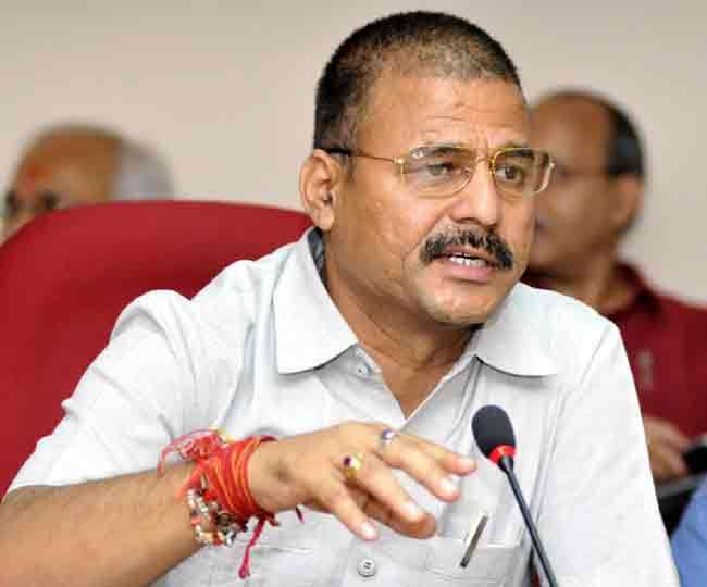 उत्तराखंड : सैकड़ों समर्थकों के साथ आज बीजेपी में शामिल होंगे पूर्व पर्यटन मंत्री दिनेश धनै