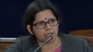 उत्तराखंड : मुस्लिम धर्म गुरुओं पर भड़की डीएम वंदना, कहा- फोन बंद न करते तो नहीं होती हल्द्वानी हिंसा