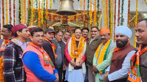 उत्तराखंड : अजय भट्ट ने निकाला रोड शो, शिव मंदिर में टेका मत्था भाजपा ने नैनीताल से दिया है टिकट