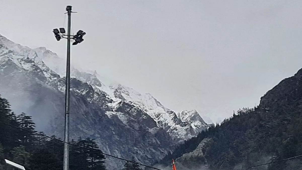 उत्तराखंड : आज शाम से करवट बदल सकता है मौसम, अगले तीन दिन चोटियों पर हिमपात व निचले क्षेत्रों में वर्षा के आसार