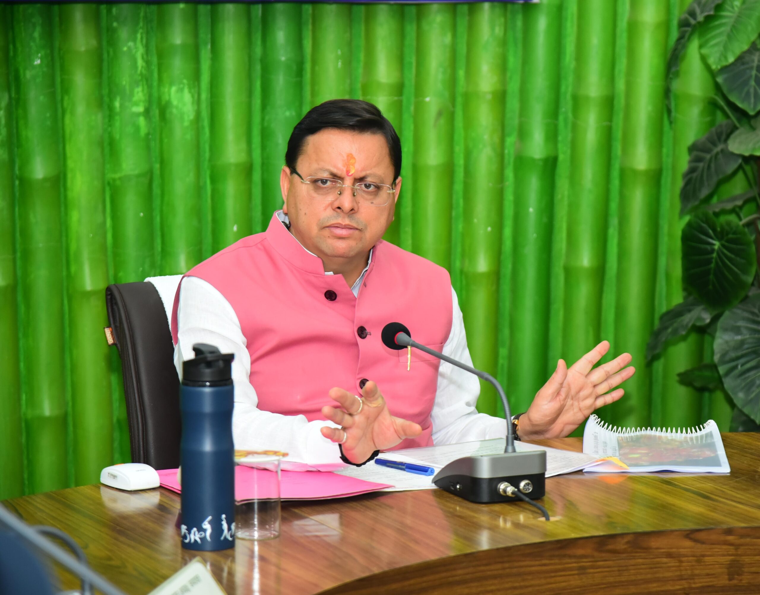 मुख्यमंत्री धामी ने जनता से फीडबैक लेकर, अधिकारियों को दिए निर्देश