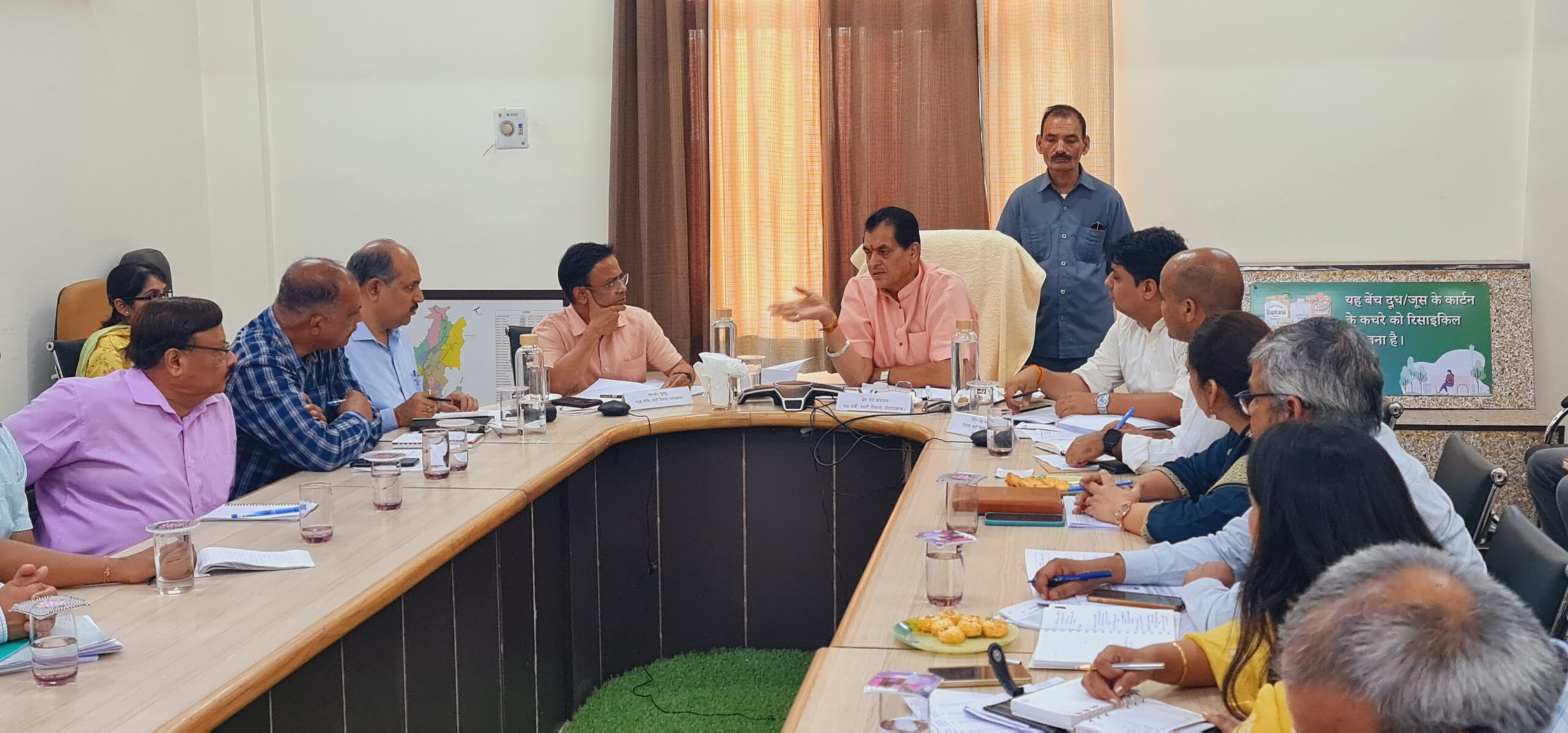 बदरीनाथ, केदारनाथ और गंगोत्री में कार्यरत पर्यावरण मित्रों को दी जाए अतिरिक्त गर्म वर्दी