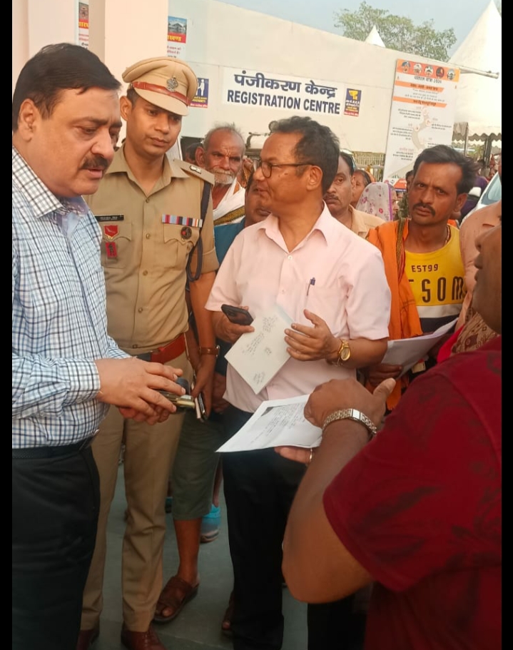 मुख्यमंत्री के निर्देश पर सचिव मुख्यमंत्री एवं आयुक्त गढ़वाल द्वारा किया गया यात्रा कार्यालय, ऋषिकेश का निरीक्षण