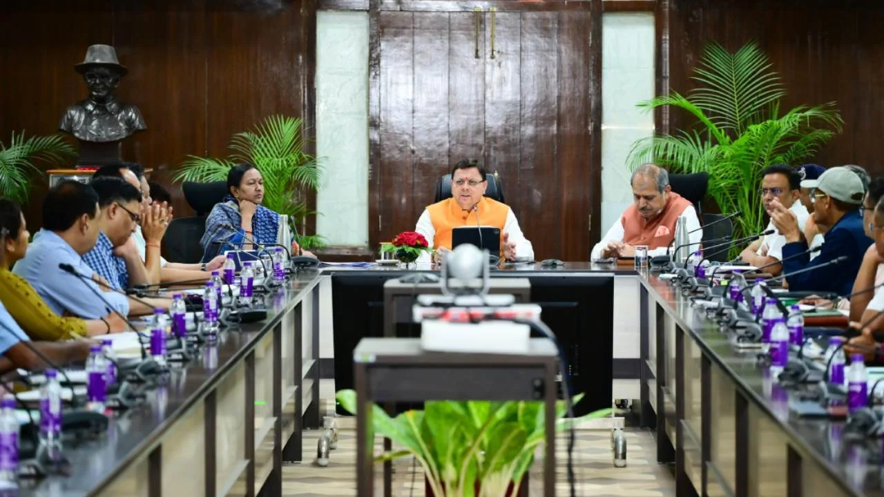 सीएम धामी के निर्देश, मानसूनी आपदा से निपटने के लिए पहले से चुस्त रहें अफसर, नोडल अफसरों की हो तैनाती