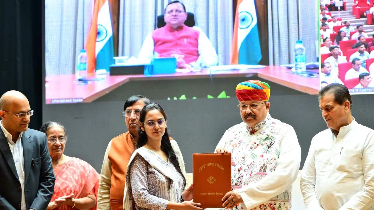 1094 जूनियर इंजीनियर को मिले नियुक्ति पत्र,  धामी सरकार में 17 हजार लोगों को मिला रोजगार