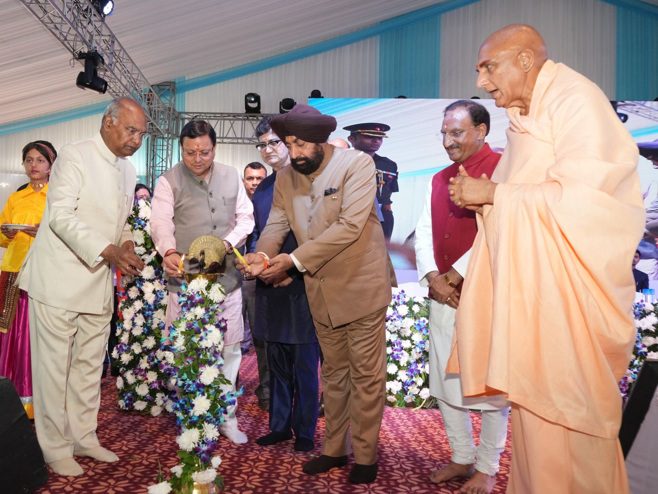 स्पर्श हिमालय महोत्सव-2024’’ हुआ शुरू, राज्यपाल, पूर्व राष्ट्रपति और मुख्यमंत्री ने किया लोकार्पण।  देहरादून में देश के पहले हिमालयी ‘‘लेखक गाँव’’ का हुआ लोकार्पण।
