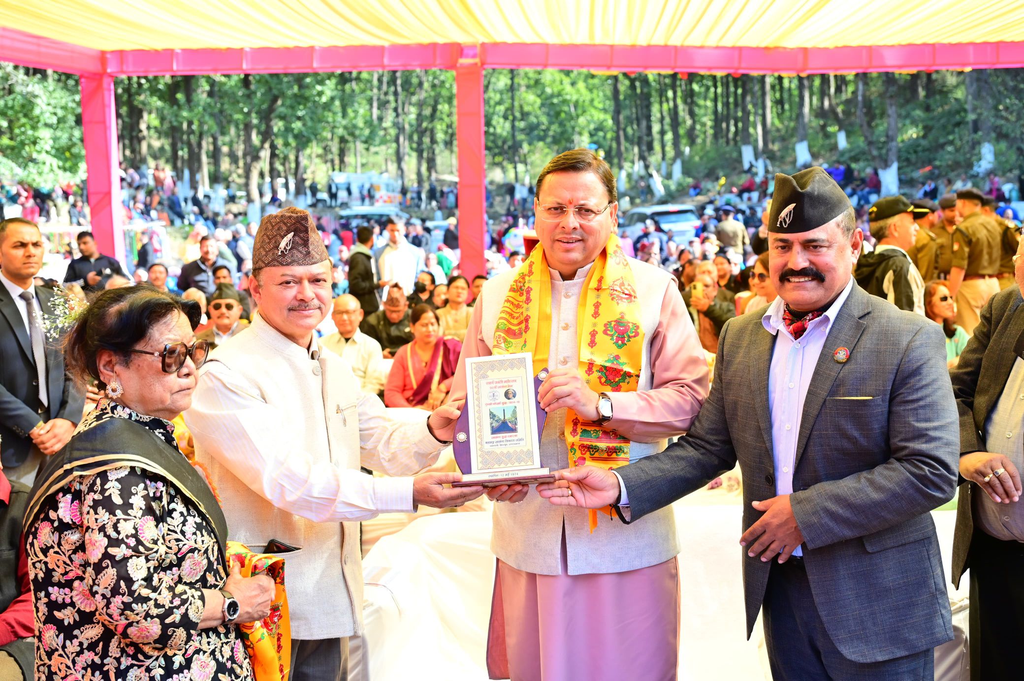 मुख्यमंत्री पुष्कर सिंह धामी ने रविवार को सागरताल नालापानी, देहरादून में बलभद्र खलंगा विकास समिति द्वारा आयोजित ’50वाँ खलंगा मेला’ में प्रतिभाग किया।