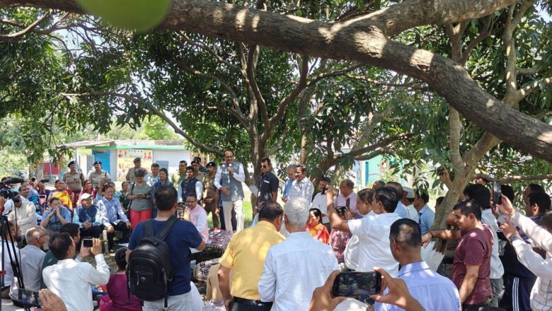 उत्तराखंड को हार्टिकल्चर का हब बनाएंगे – केंद्रीय कृषि मंत्री शिवराज सिंह चौहान  किसान चौपाल में किसानों से संवाद कर समस्याएं सुनीं, दिए समाधान के सुझाव  देहरादून जनपद के डोईवाला ब्लॉक के पाववाला सौड़ा गांव में ‘विकसित कृषि संकल्प अभियान’ के तहत लगी किसान चौपाल