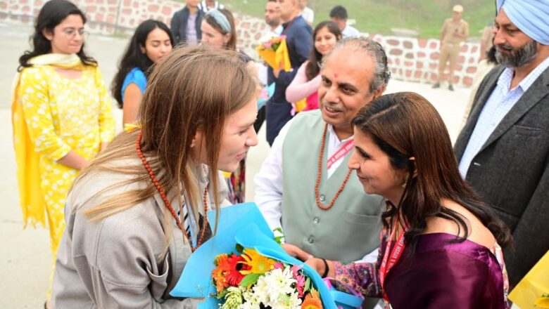 भराड़ीसैंण, गैरसैंण की मिट्टी ने जीता विदेशी मेहमानों का दिल विदेशी मेहमानों ने सराहा उत्तराखंड की संस्कृति और सौंदर्य